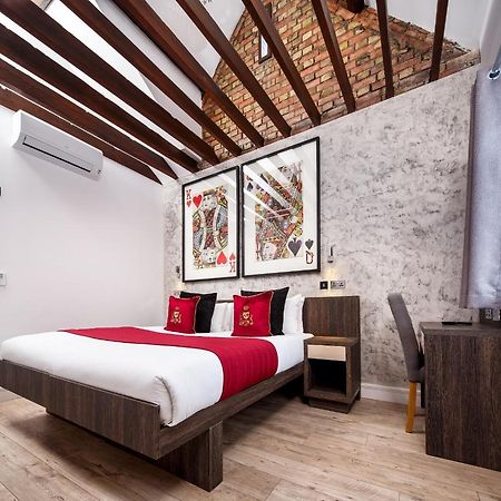 Signature Suites Peterborough Bagian luar foto