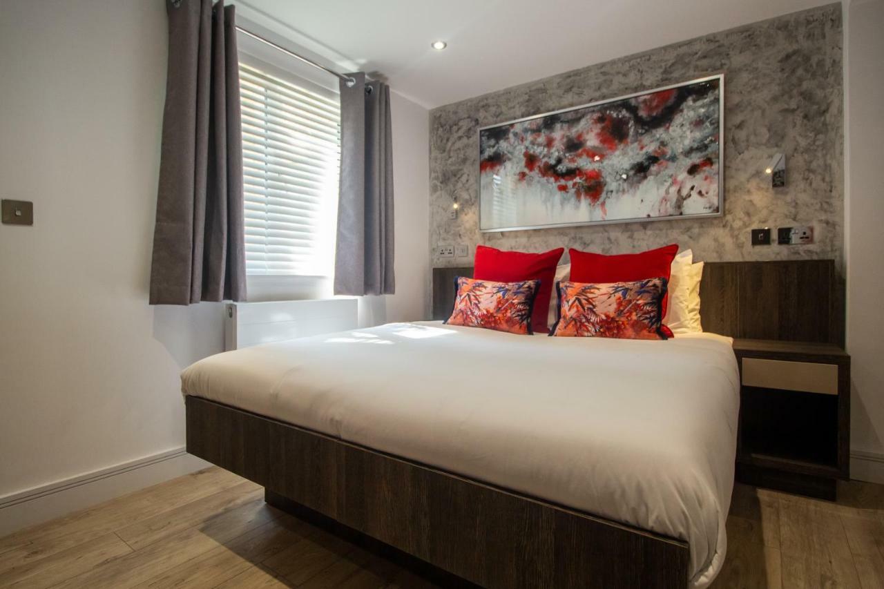 Signature Suites Peterborough Bagian luar foto