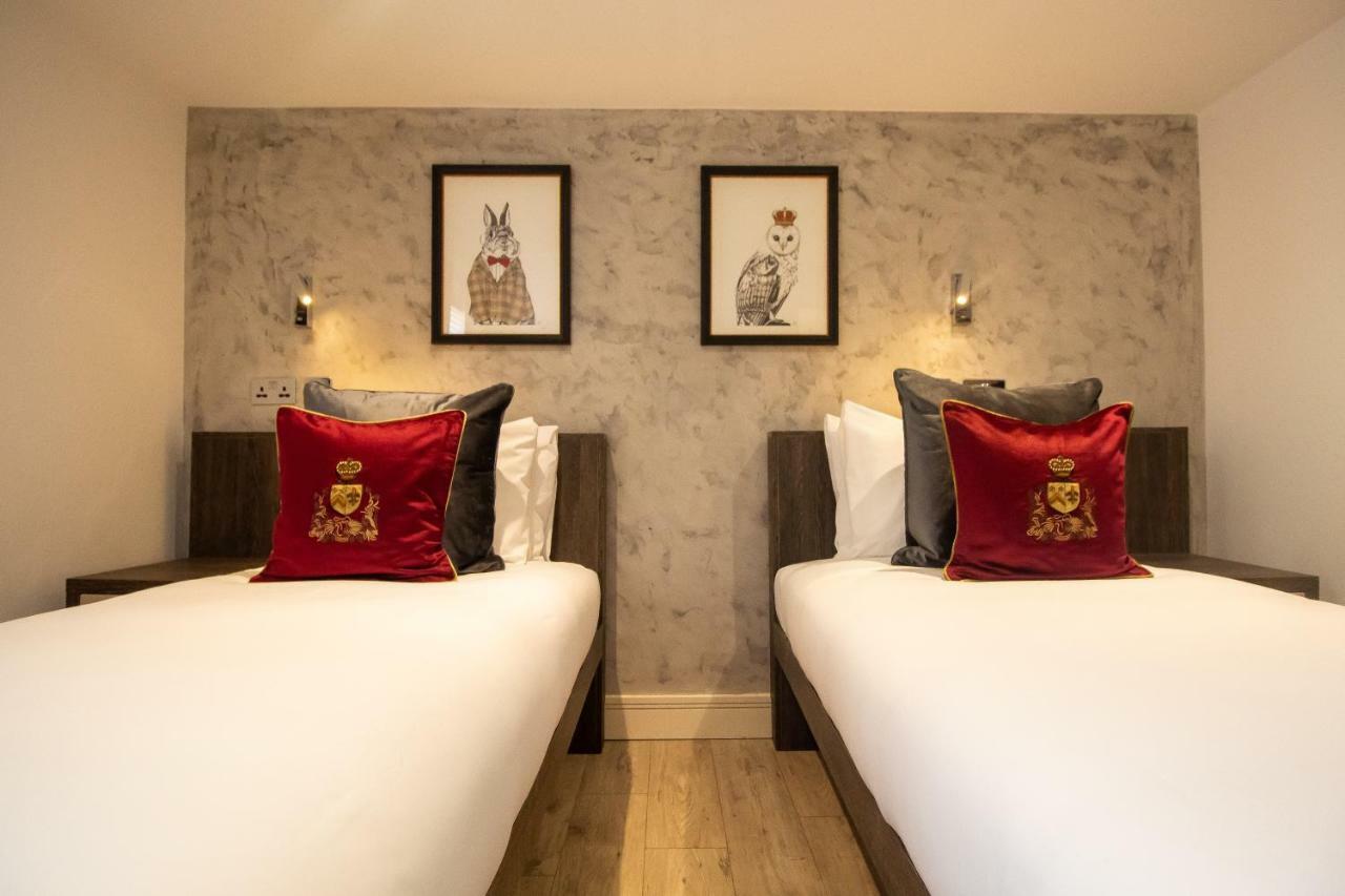Signature Suites Peterborough Bagian luar foto