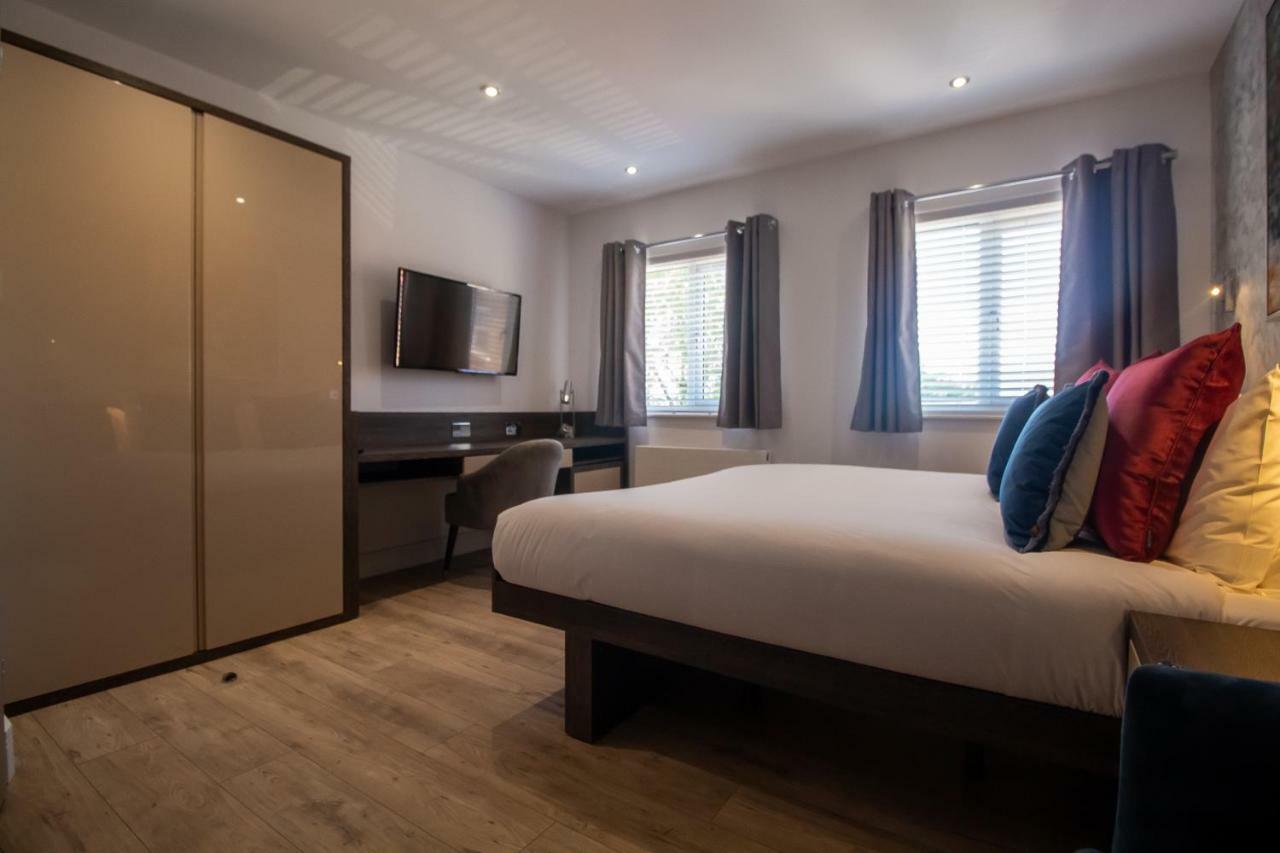 Signature Suites Peterborough Bagian luar foto