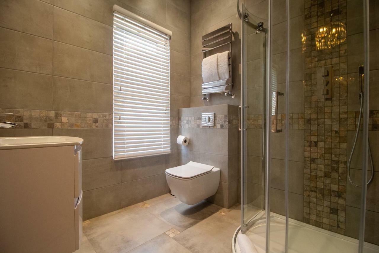 Signature Suites Peterborough Bagian luar foto