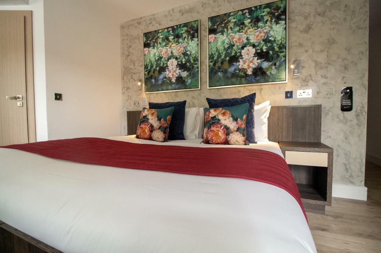Signature Suites Peterborough Bagian luar foto