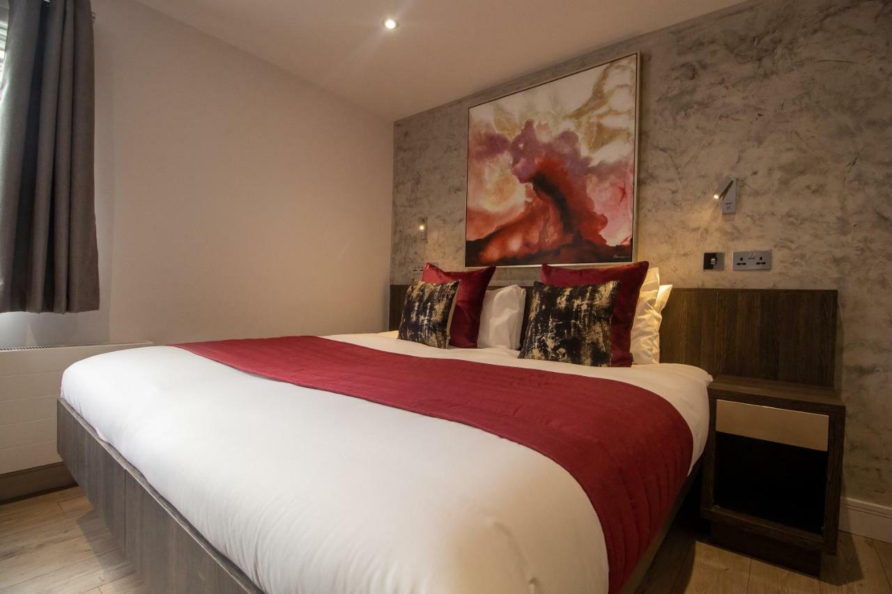Signature Suites Peterborough Bagian luar foto