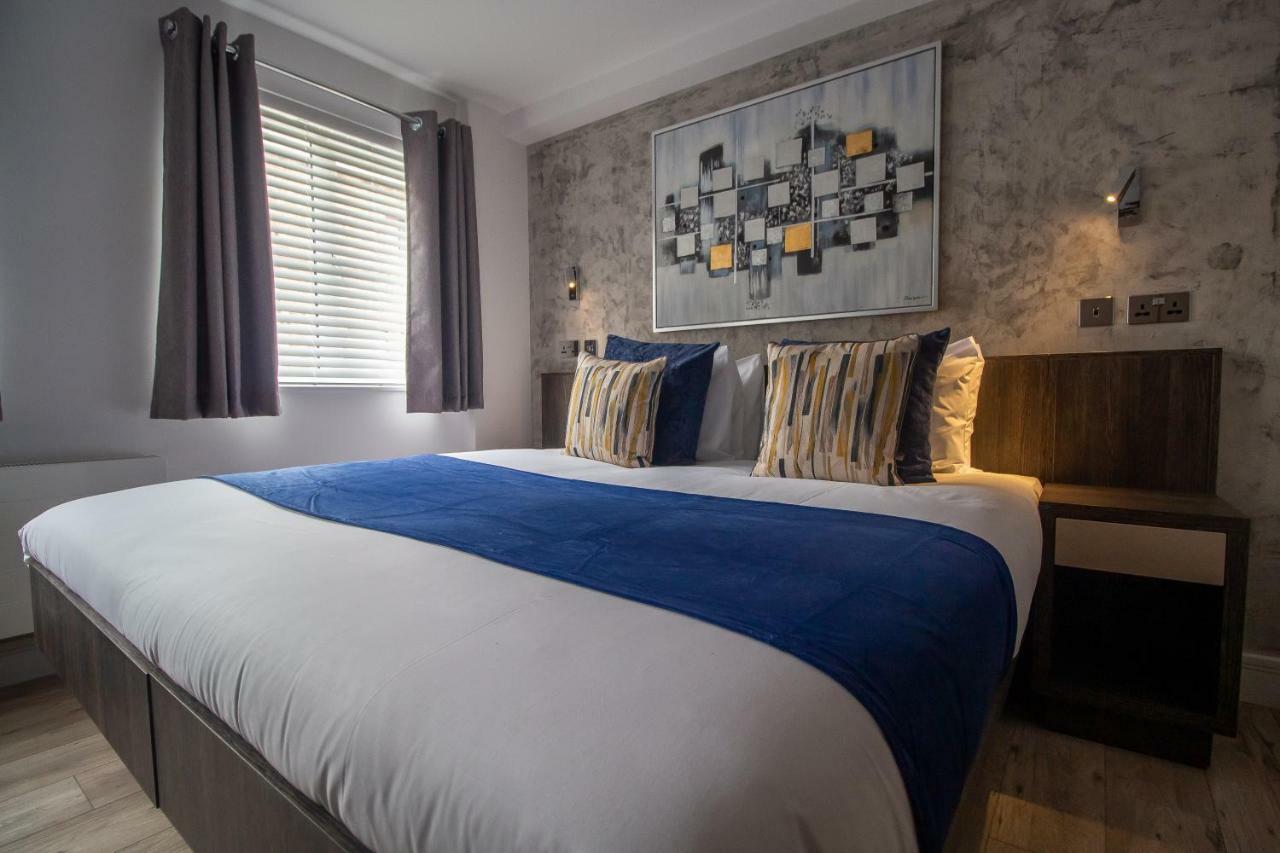 Signature Suites Peterborough Bagian luar foto