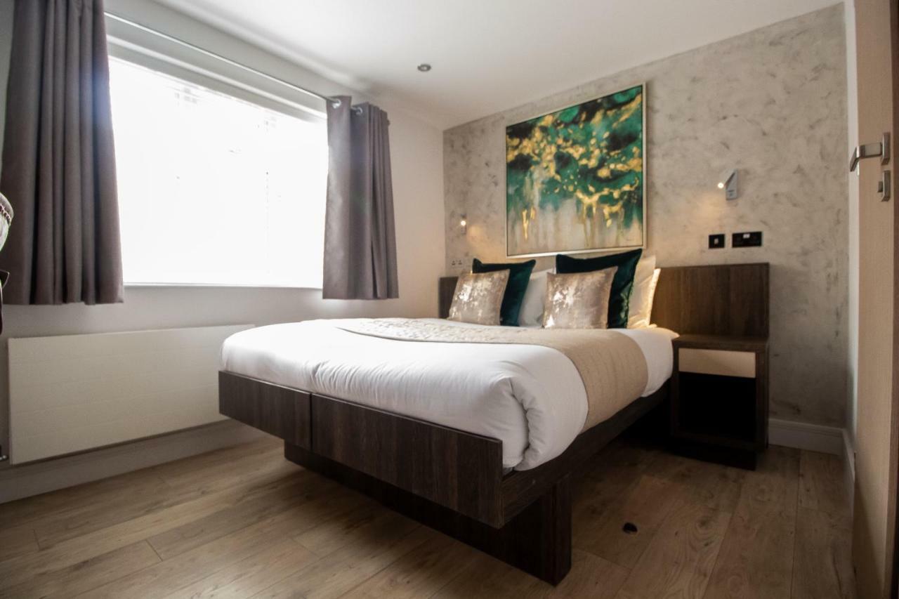 Signature Suites Peterborough Bagian luar foto