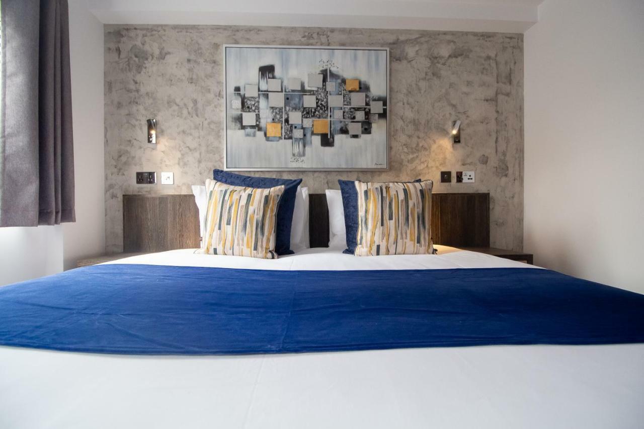 Signature Suites Peterborough Bagian luar foto