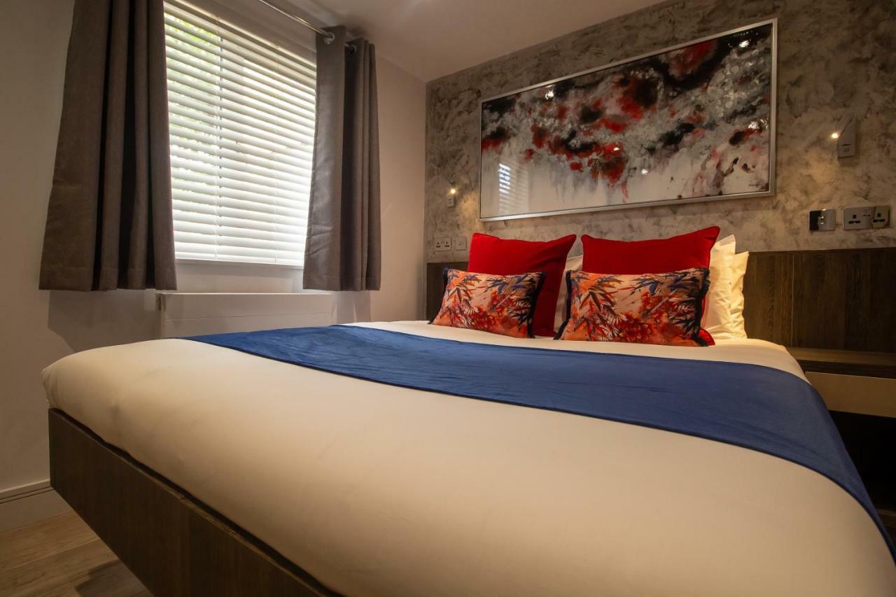 Signature Suites Peterborough Bagian luar foto