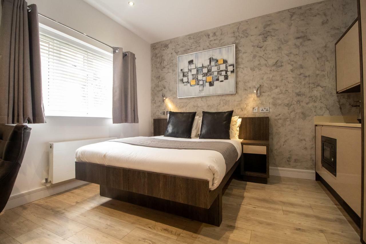 Signature Suites Peterborough Bagian luar foto