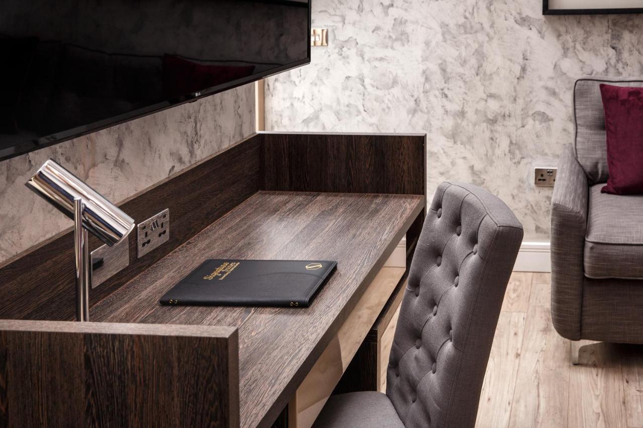 Signature Suites Peterborough Bagian luar foto