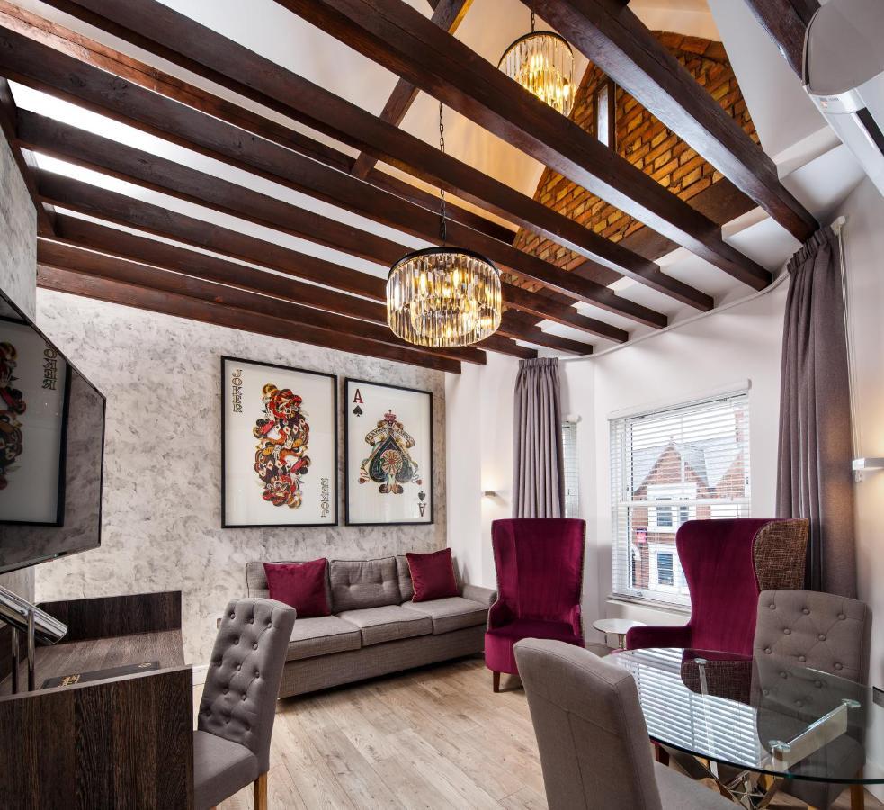 Signature Suites Peterborough Bagian luar foto